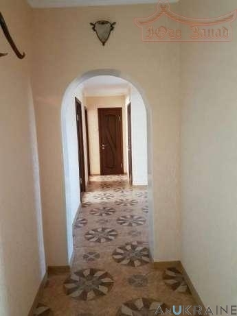 продажа трехкомнатной квартиры номер A-174292 в Малиновском районе, фото номер 5